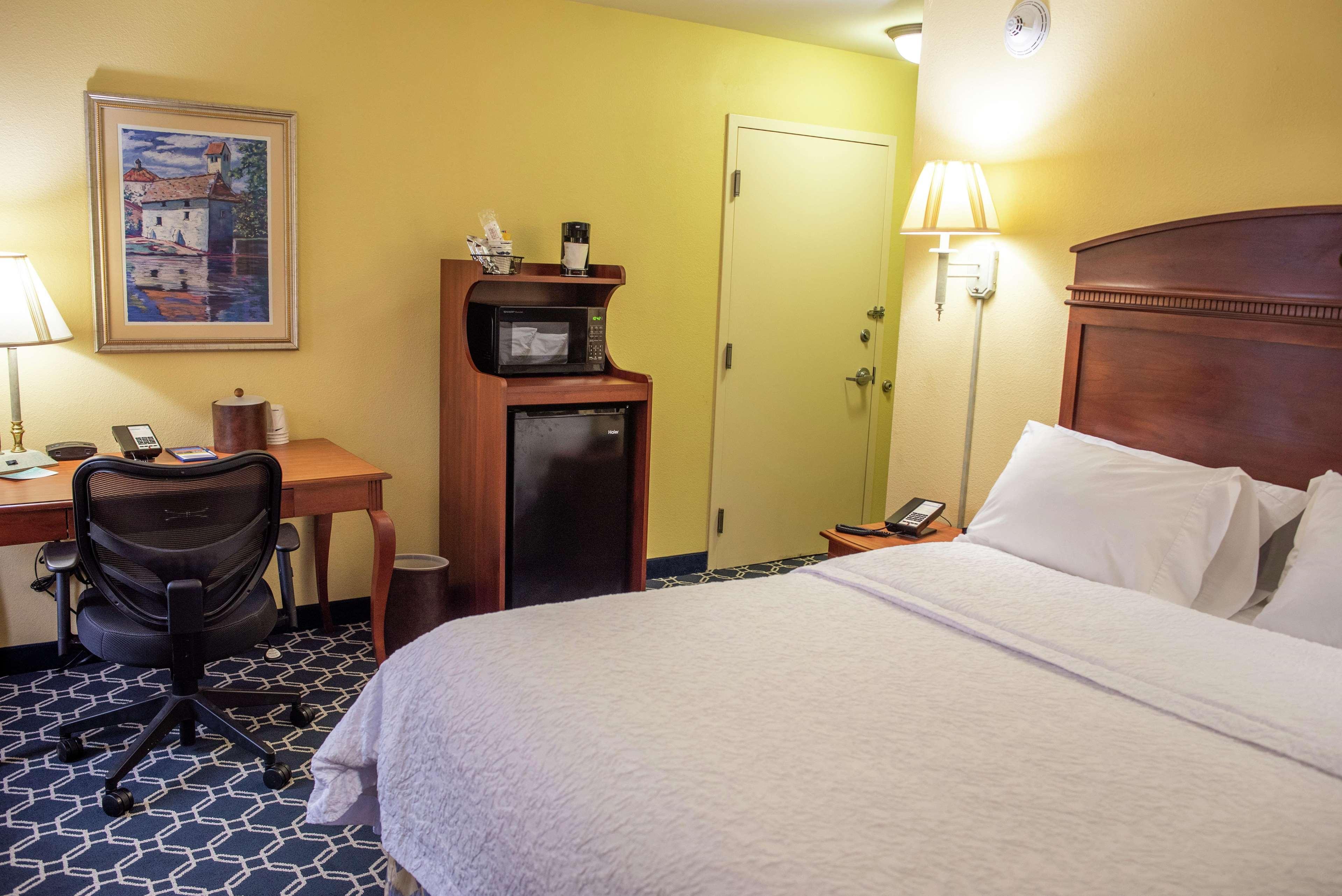 Hampton Inn Lebanon Exteriör bild